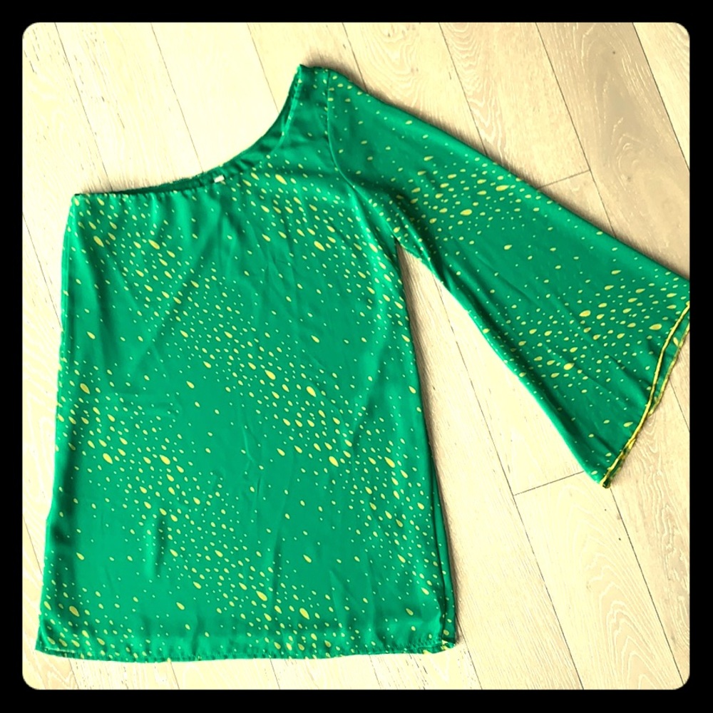 Green and yellow one shoulder tunic dress